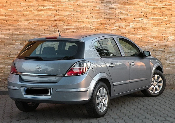 Opel Astra cena 15900 przebieg: 180300, rok produkcji 2009 z Raszków małe 497